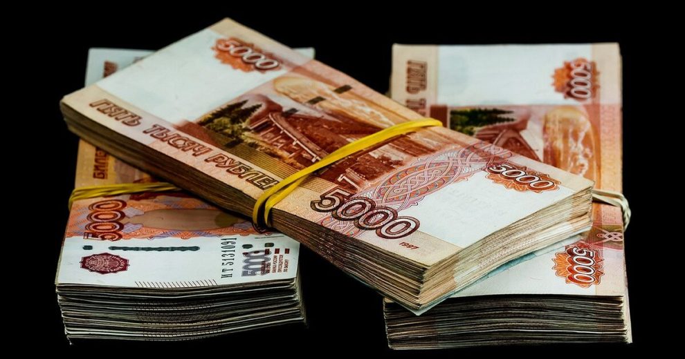 Аналитики назвали водителей и промоутеров лидерами по росту зарплат