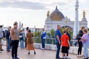 Более 140 тысяч человек посетили экскурсии по ВДНХ с начала года
