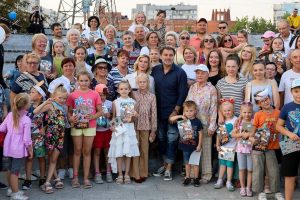 Депутат МГД Святенко организовала для жителей Марьина встречу с писателем Олегом Роем