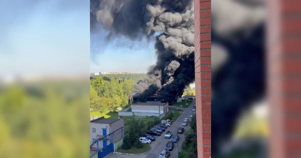 Два человека погибли при пожаре в паркинге в Подмосковье