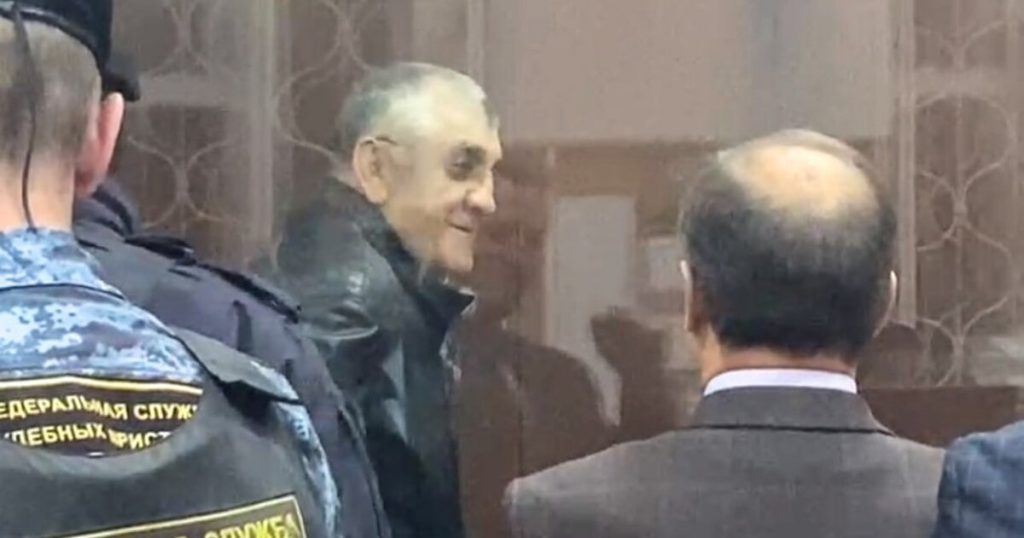 Экс-министр спорта Дагестана Магомедов обвинен в убийстве, совершенном в 2006 году Экс-министр спорта Дагестана Магомедов обвинен в убийстве, совершенном в 2006 году