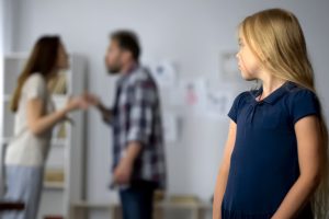 эксперты расскажут, как защитить интересы ребенка при разводе родителей
