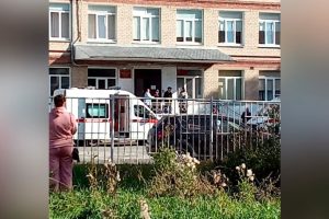 Напавший на учеников и педагогов в школе Челябинска пытался покончить с собой