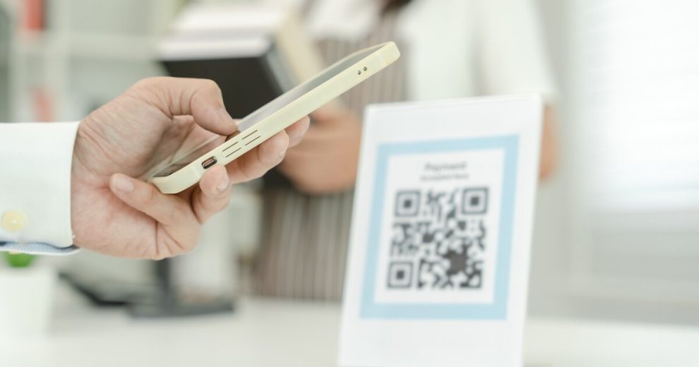 Объем платежей в ресторанах при помощи QR-кодов увеличился на треть за год