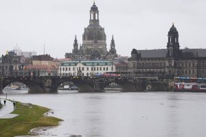 обрушение части моста в Эльбу в Дрездене нарушило теплоснабжение