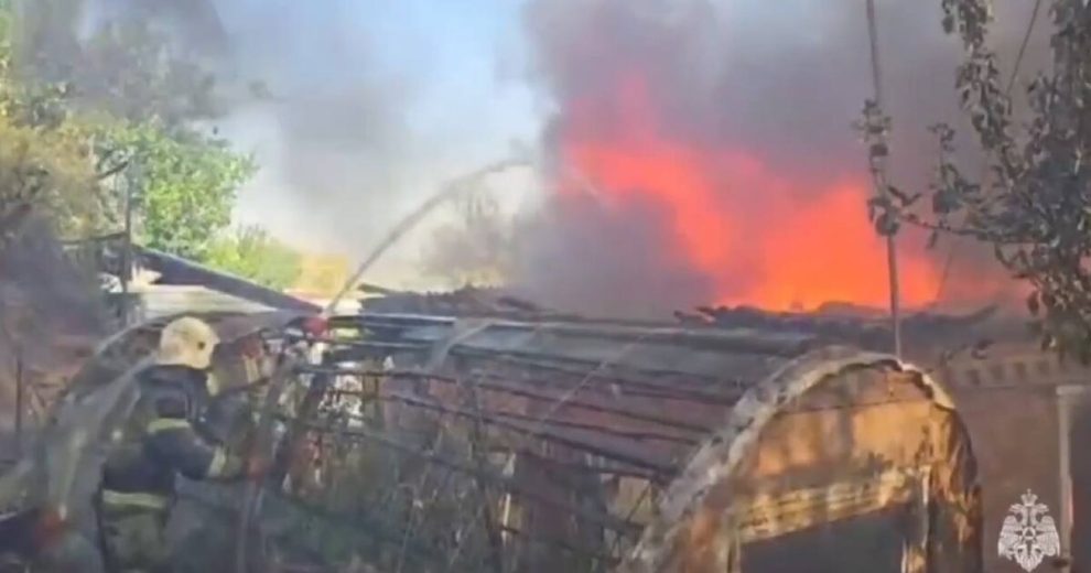 Общая площадь пожара в Аксае под Ростовом составляет около 6 тыс “квадратов”