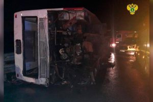 Один человек погиб в ДТП с рейсовым автобусом и грузовиком в ТиНАО
