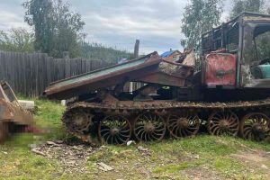 Отвал от трактора насмерть придавил девочку в Бурятии