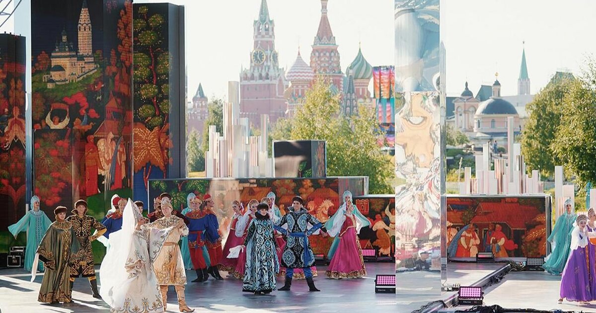 Почти 2 млн человек посетили площадку форума-фестиваля “Москва 2030” в “Зарядье”