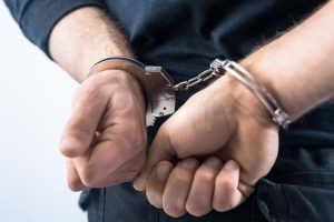 Полиция задержала подозреваемого в хищении 9 млн рублей у пенсионера из ТиНАО