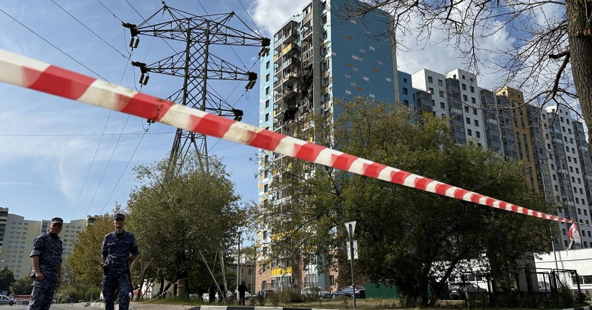 Пострадавший при атаке БПЛА в Раменском доставлен в НИИ скорой помощи им Склифосовского Пострадавший при атаке БПЛА в Раменском доставлен в НИИ скорой помощи им Склифосовского