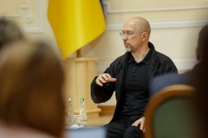 Премьер Украины Шмыгаль заявил об уничтожении почти всех ТЭЦ, обслуживающих Харьков