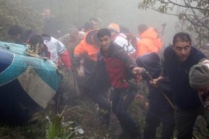 причинами падения вертолета Раиси стали туман и столкновение с горой