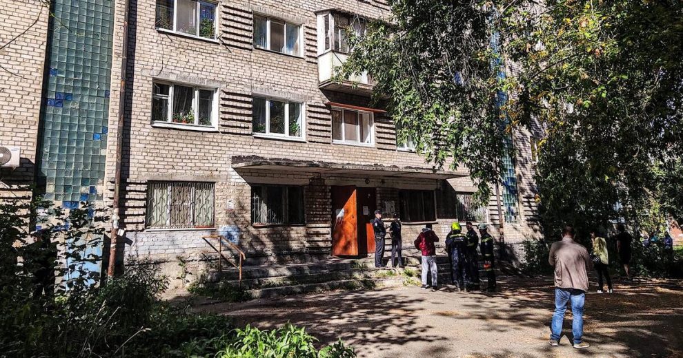 Прокуратура и СК начали проверки после обрушения в доме в Перми