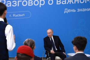 Путин посоветовал школьнику из Тувы копить на машину вместо мотоцикла