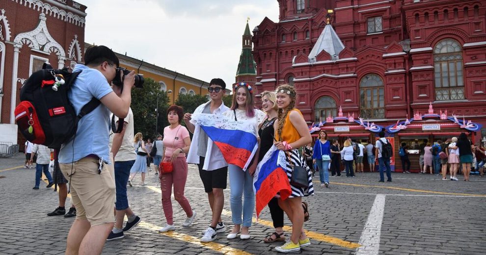 Рекордное количество туристов посетило Россию в июле