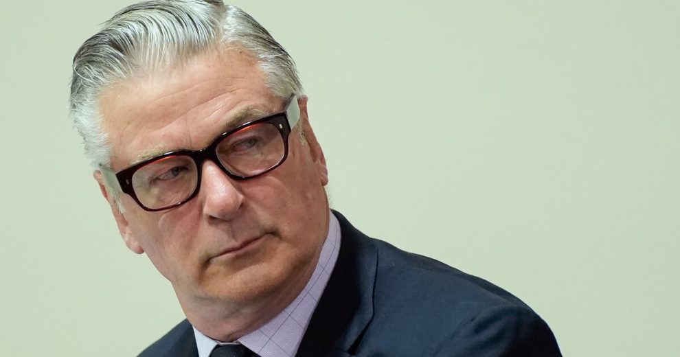 Спецпрокурор Нью-Мексико потребовала возобновить дело против Болдуина