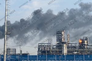 уровень сложности пожара на МНПЗ в Капотне понижен до второго