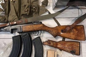 В Белоруссии таможенники изъяли посылку из России с оружием вместо сантехники