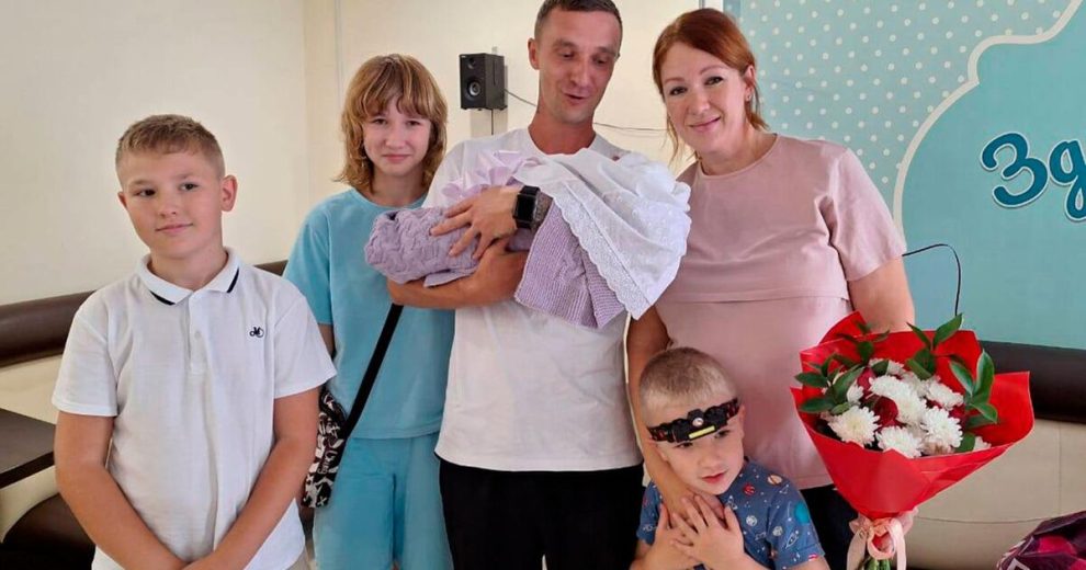 Во Владивостоке женщина родила девочку с рекордно большим весом