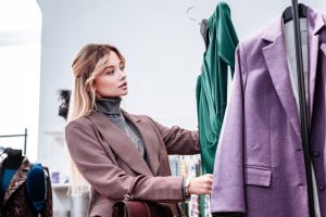 Вступил в силу запрет на продажу непромаркированной одежды в РФ
